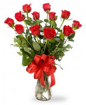  Bartın çiçek , çiçekçi , çiçekçilik  12 adet kırmızı güllerden vazo tanzimi