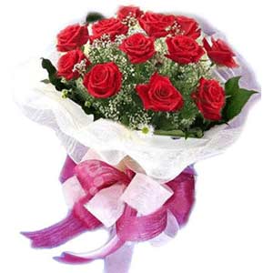  Bartın çiçek satışı  11 adet kırmızı güllerden buket modeli
