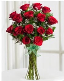 Cam vazo içerisinde 11 kırmızı gül vazosu  Bartın anneler günü çiçek yolla 