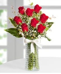 7 Adet vazoda kırmızı gül sevgiliye özel  Bartın çiçek siparişi sitesi 